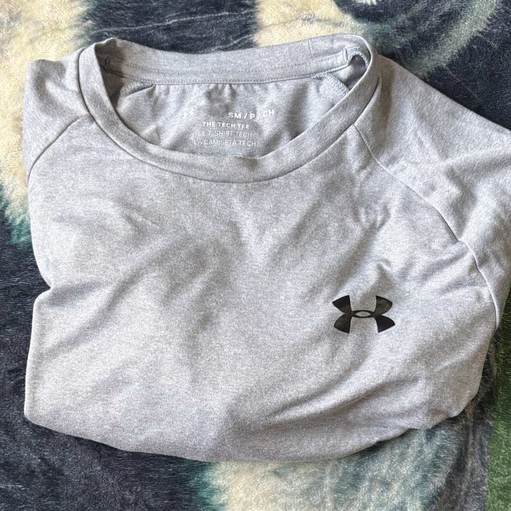 Under Armour Men's Heather Gray Long Sleeve Tee